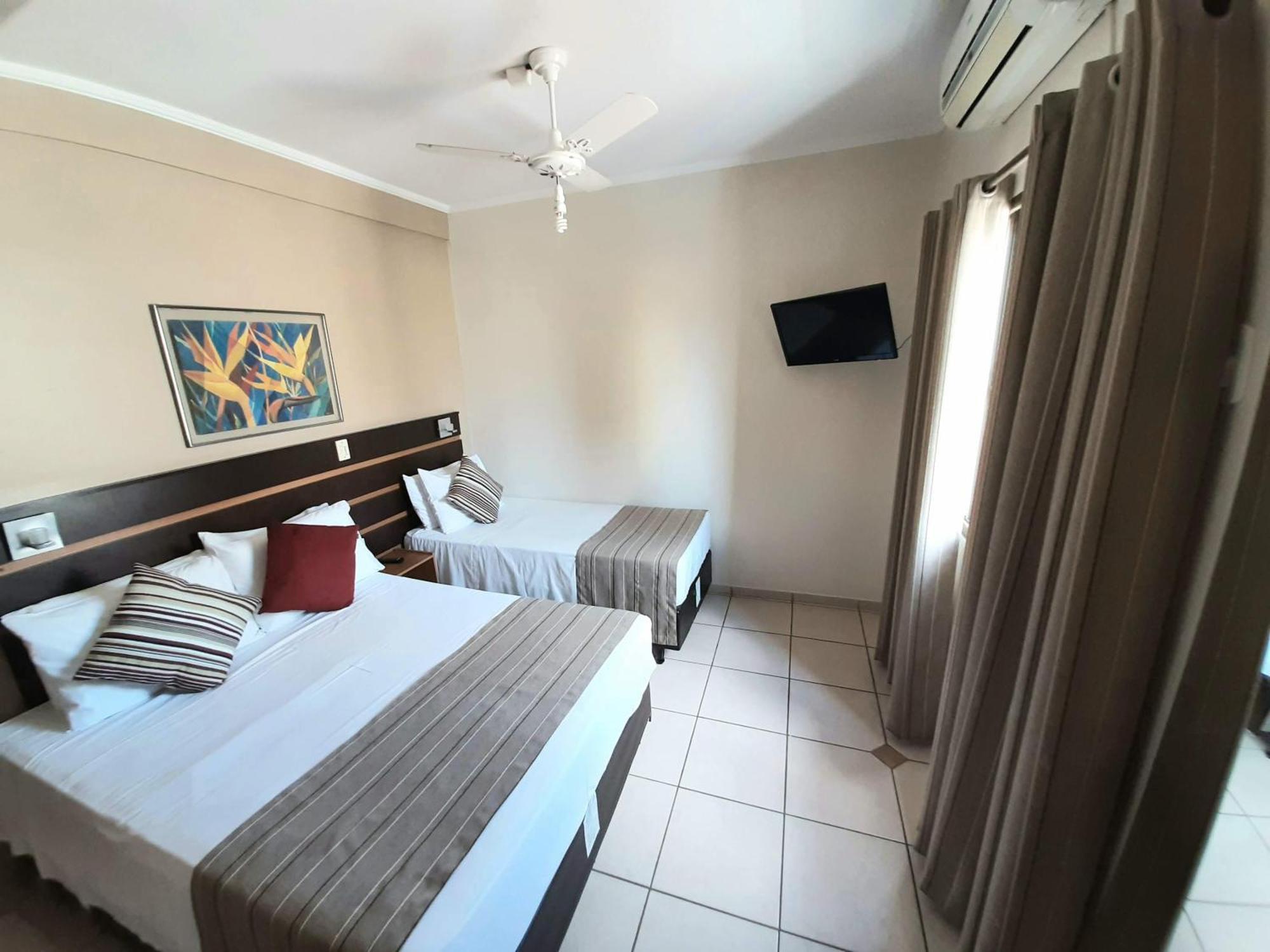 Hotel Ferraz Pouso Alegre Quarto foto